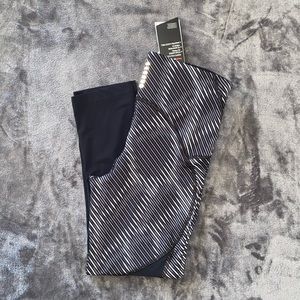 NWT Under Armour Fly Fast Heat Gear Printed Crop Legging Size Small